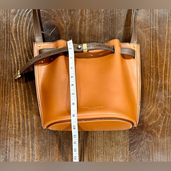 Marc Jacobs Small Bucket Bag LNC - Picture 9 of 10